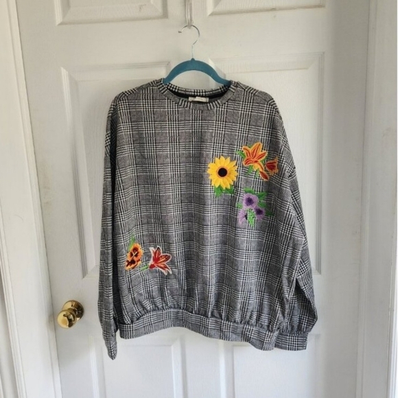 Zara Trafaluc Houndstooth floral embroidered long sleeve checkered slouchy top - Picture 10 of 10